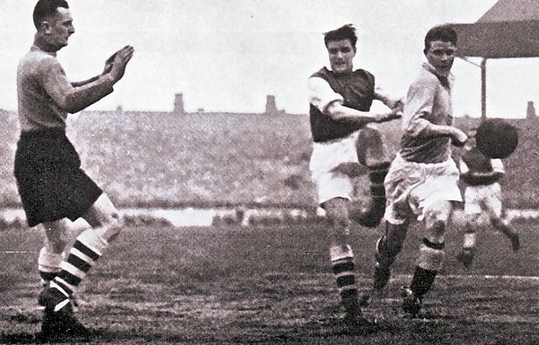 Manchester City v Arsenal 1936/37