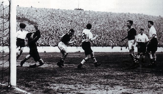 Manchester City v Everton FA Cup 6th Round 1955/56